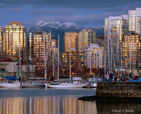 Seawall view @ dusk, Vanc., BC