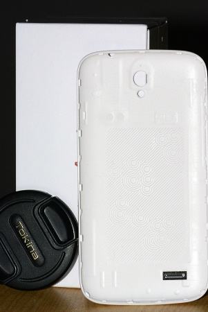 White mobile case 