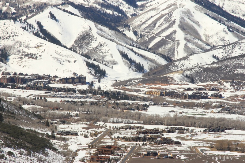  View of the Canyons from Round Valley