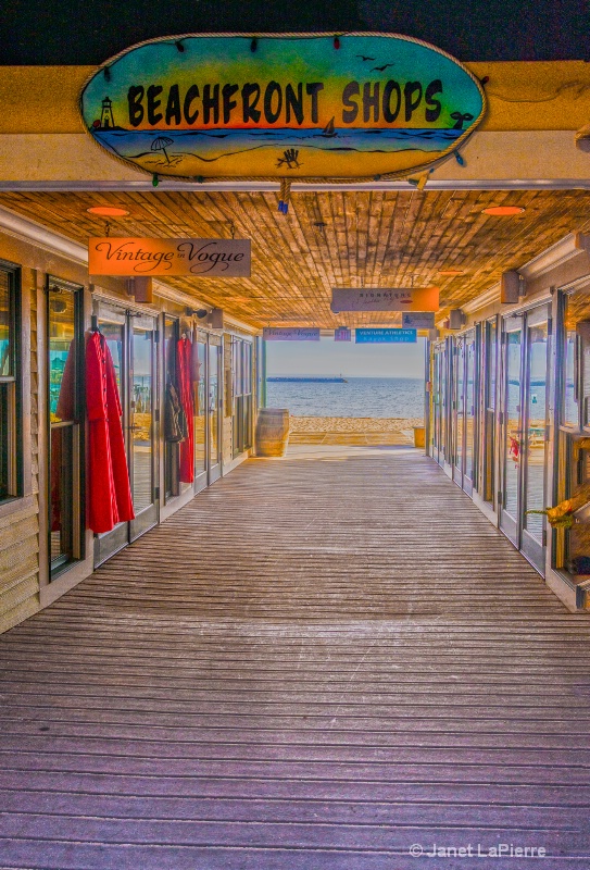 beachfront shops expcomp.1