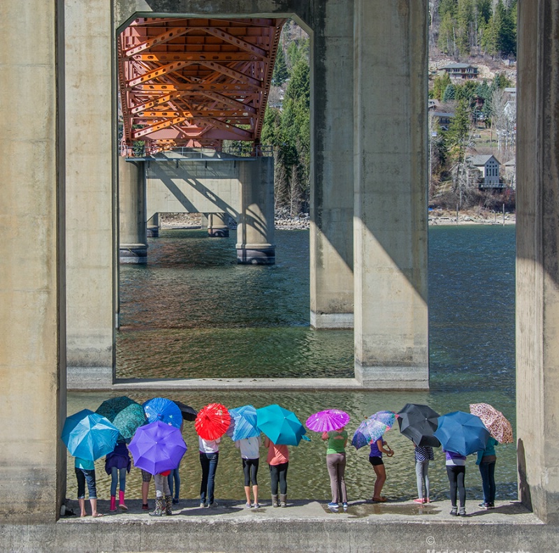 umbrellas-under-the-bridge