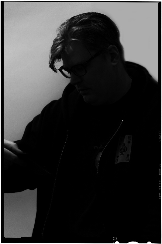 Silhouette in black and white - ID: 14436289 © Karen ODonnell