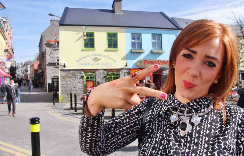 "Irish girl from Galway Welcome" ...