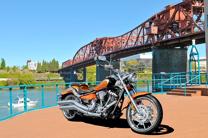 Yamaha Raider SCL Motorcycle with Broadway Bridge 