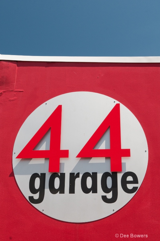 Garage 44