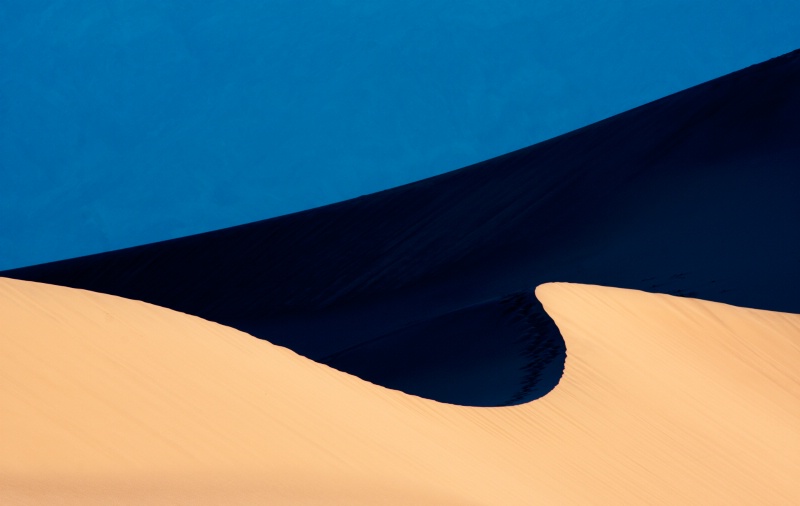 Tri-colored abstract dune - ID: 14480511 © Sandra M. Shenk