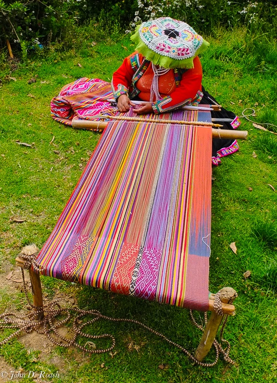 Peru - weaving #2 - ID: 14490582 © John D. Roach
