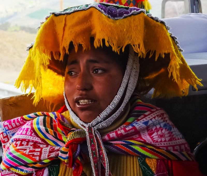 Peru - Young indian lady - ID: 14490585 © John D. Roach