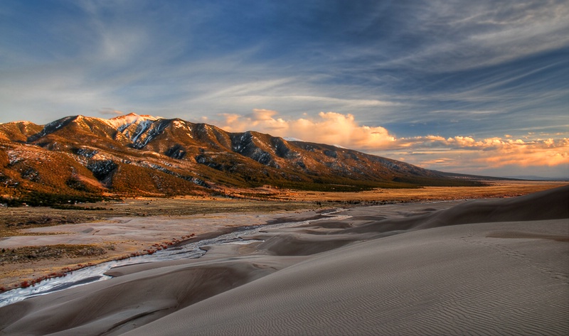 Dunes and Mountains