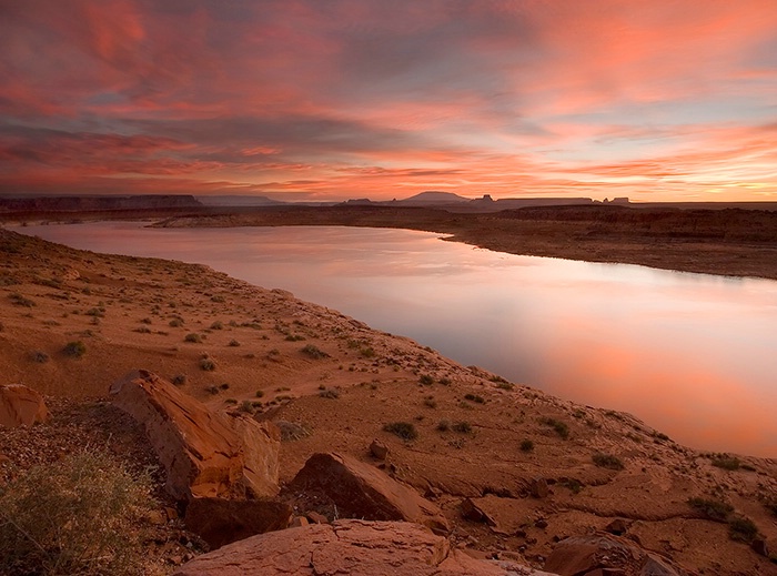 Lake Powell Dawning