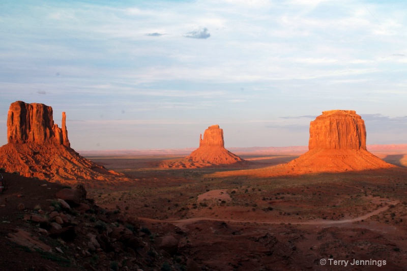 Sunset at Monument Valley - ID: 14525464 © Terry Jennings
