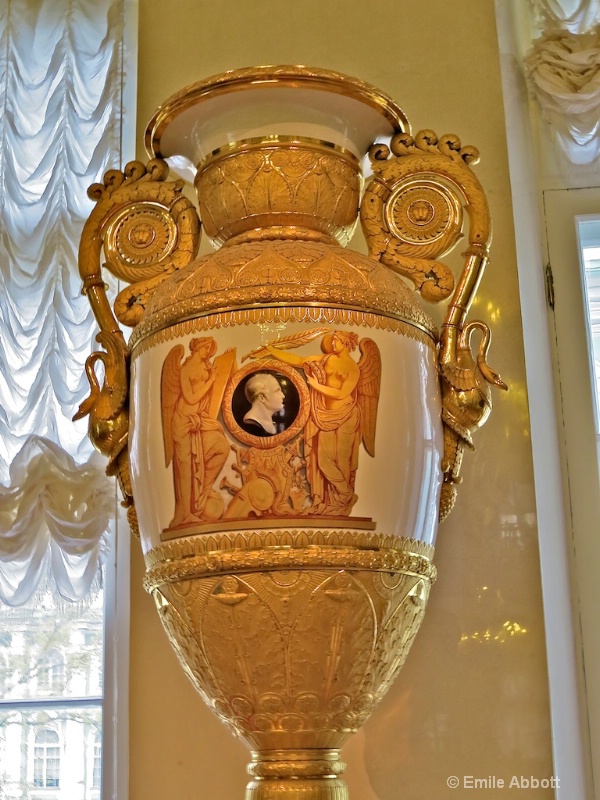 img 3562 vase  russia  1828 porcelain with paintin - ID: 14531104 © Emile Abbott