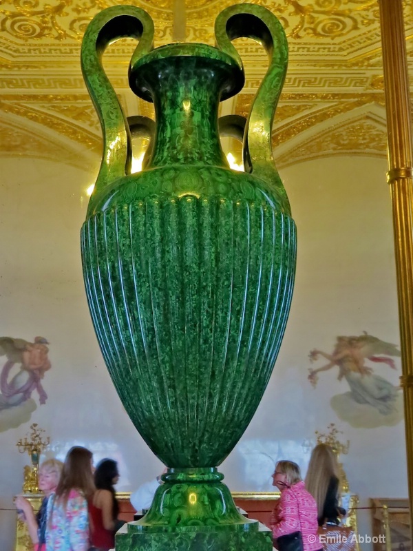 img 3896 malachite amphora vase 1829 - ID: 14531124 © Emile Abbott