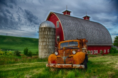 Palouse country barn and truck