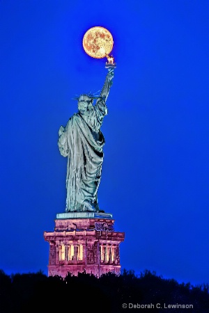 Lady Liberty Touches the Moon