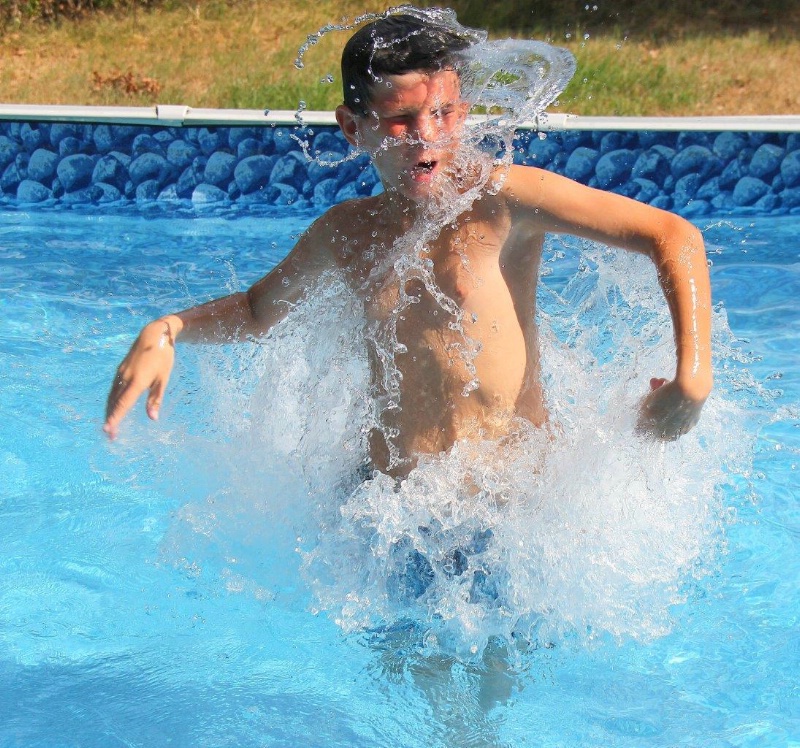 Big Splash - ID: 14566939 © Pauline M. Osborn