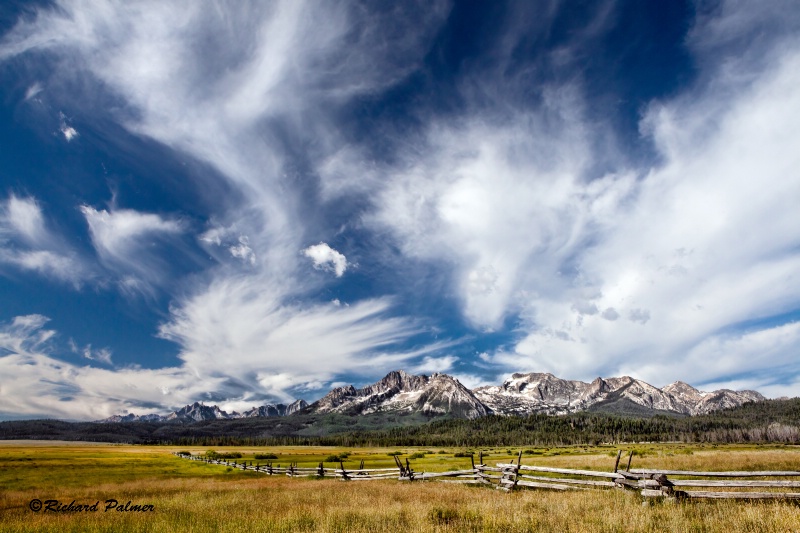 Crooked fence at the Sawtooth Mountains