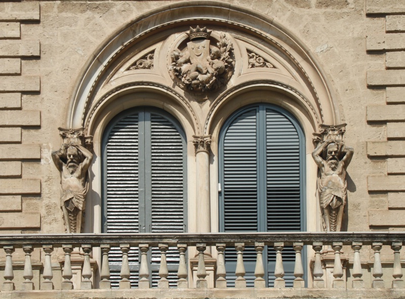 A balcony from Trani