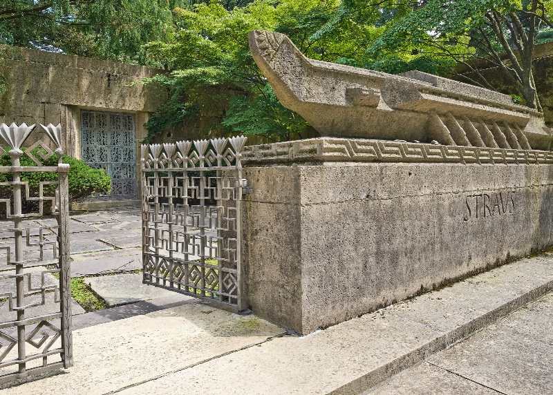 Straus Mausoleum