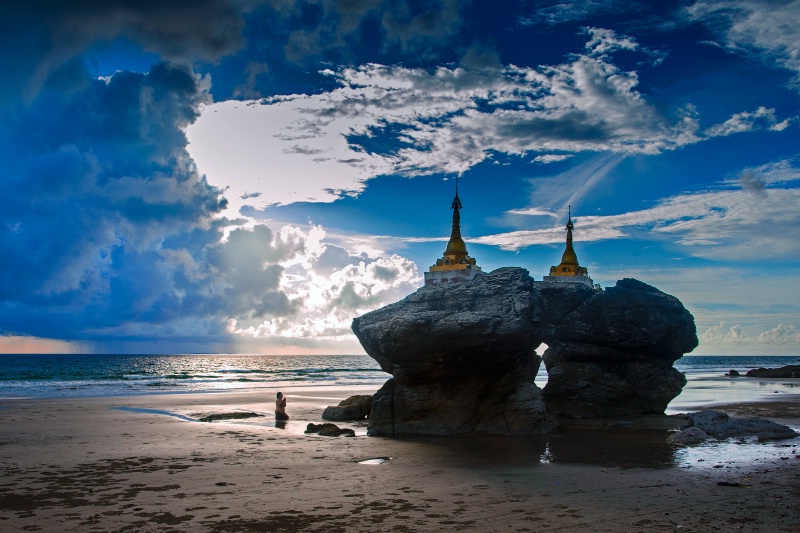 EVENING OF TWO PAGODA