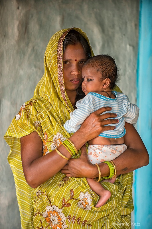 young indian mother   daughter - ID: 14648674 © Annie Katz