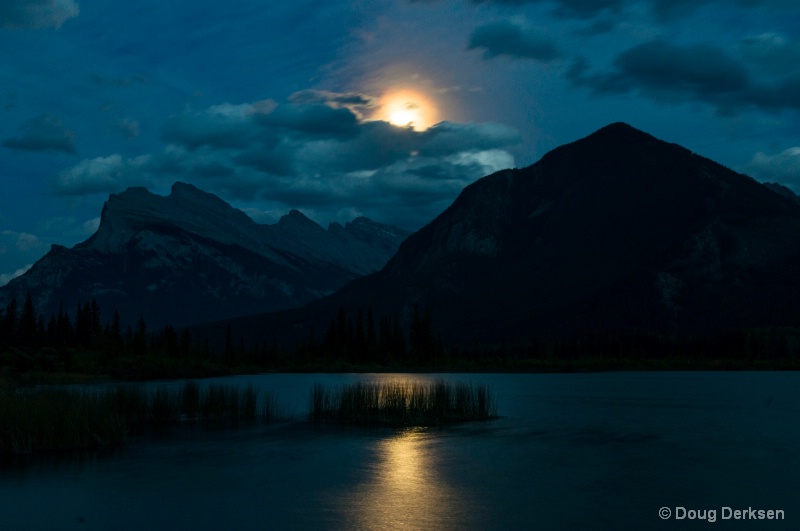 Full Moon Rising over Mt Rundle