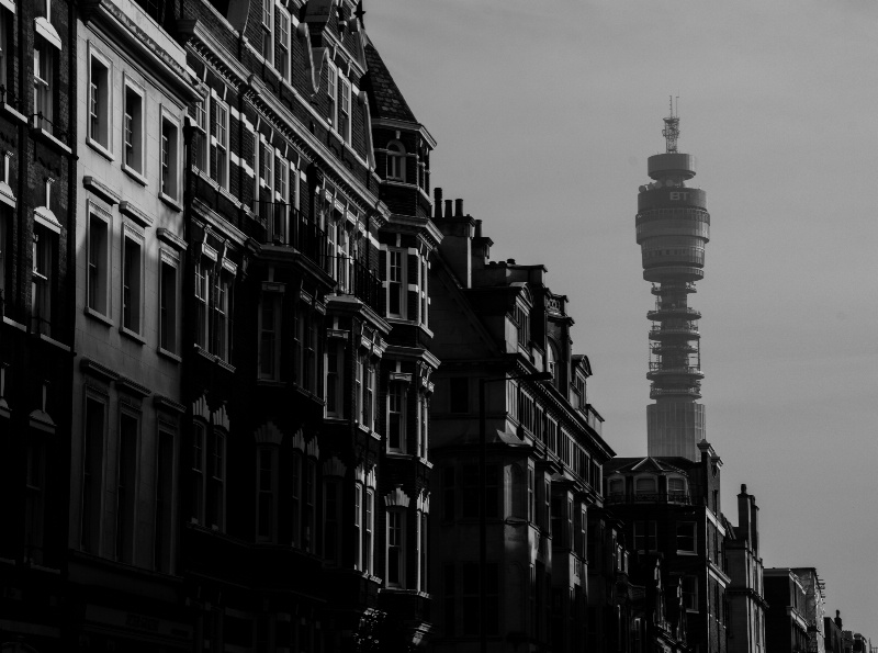 Contrasting architecture, London