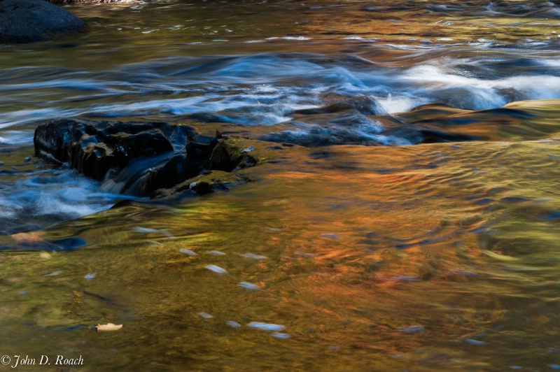 Autumn flow and swirl - ID: 14733684 © John D. Roach