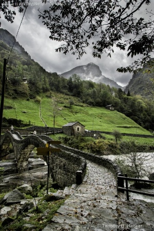 Double arch stone bridge at Ponte dei Salti 4