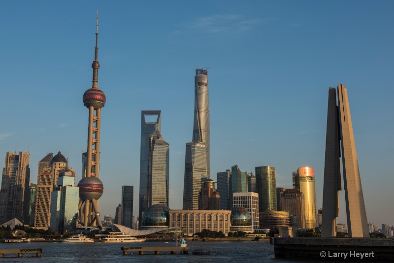 View from the Bund- Shanghai, China - ID: 14753957 © Larry Heyert