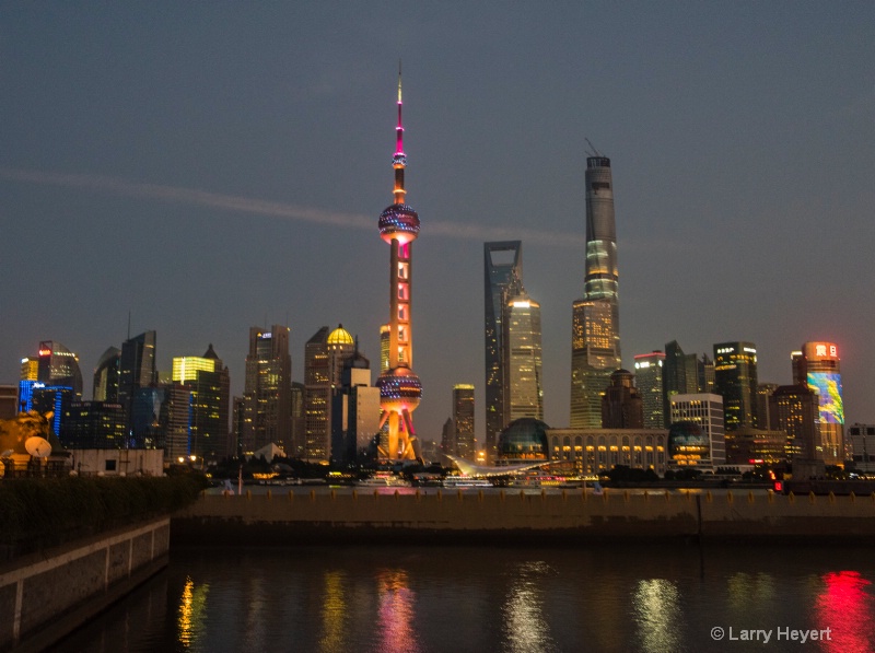 View from the Bund- Shanghai, China - ID: 14753964 © Larry Heyert