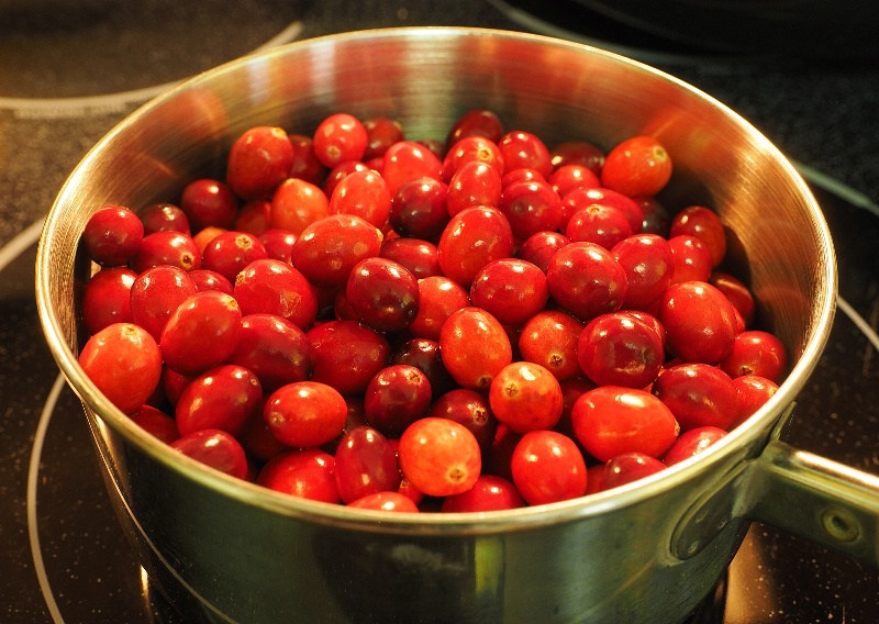 Cranberry sauce in the making