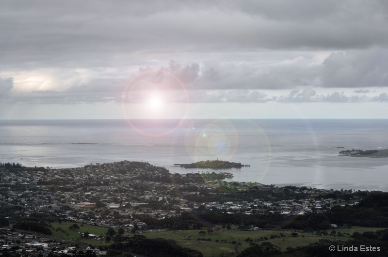 Setting Sun on Nu'uanu Pali Lookout - ID: 14769409 © Linda Estes