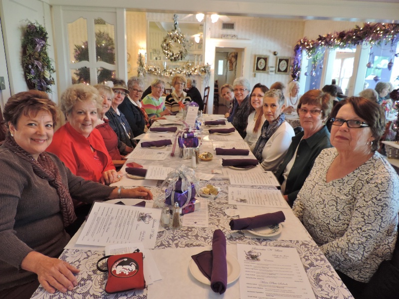 TABLE OF FOURTEEN ENJOY LADIES  DAY OUT - ID: 14783861 © SHIRLEY MARGUERITE W. BENNETT