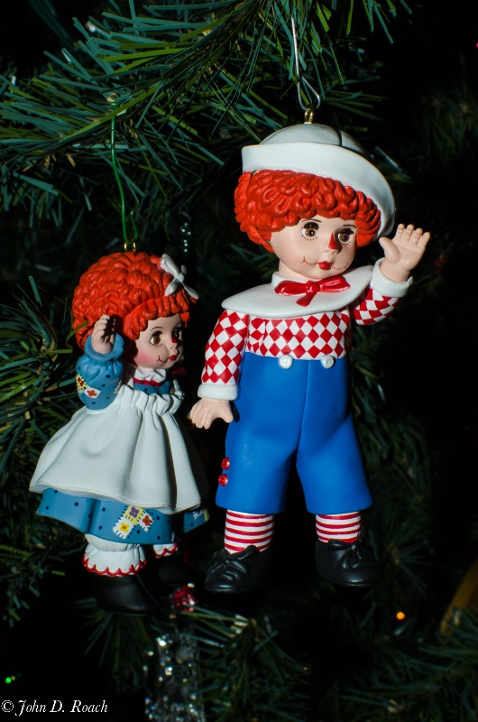 Raggedy Ann and Andy at Christmas