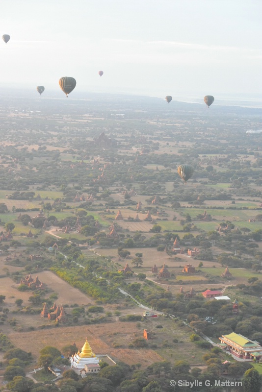 Balloons over Bagan - ID: 14816662 © Sibylle G. Mattern