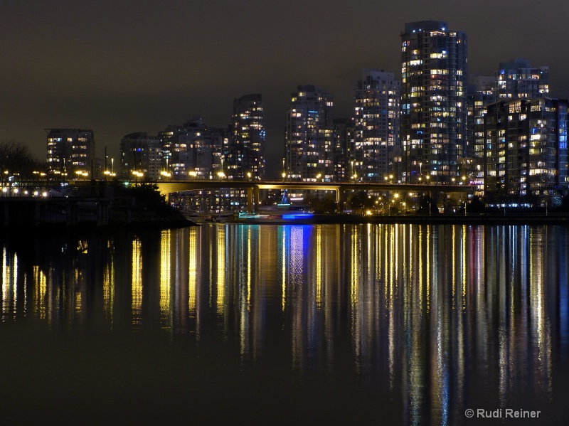 Bridge to the city, Vancouver BC