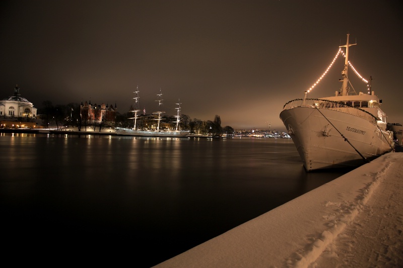 Winter Ships - ID: 14830953 © Ilir Dugolli