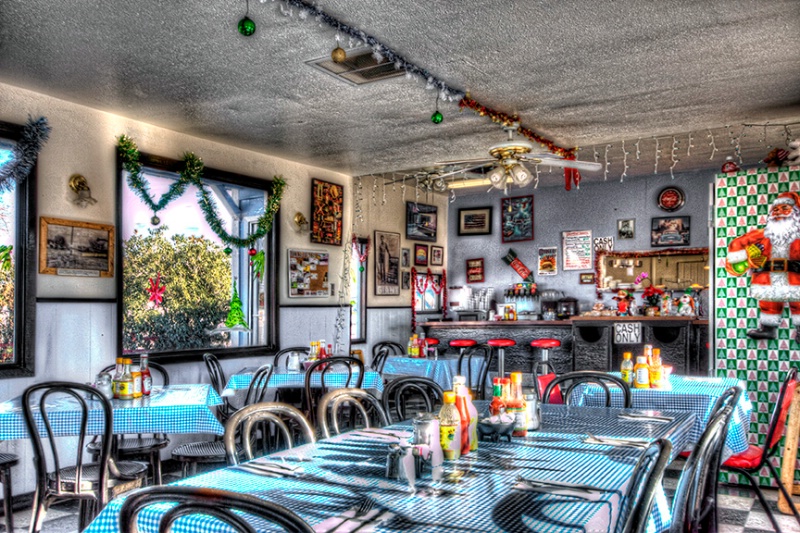 Xmas at Mel's Diner