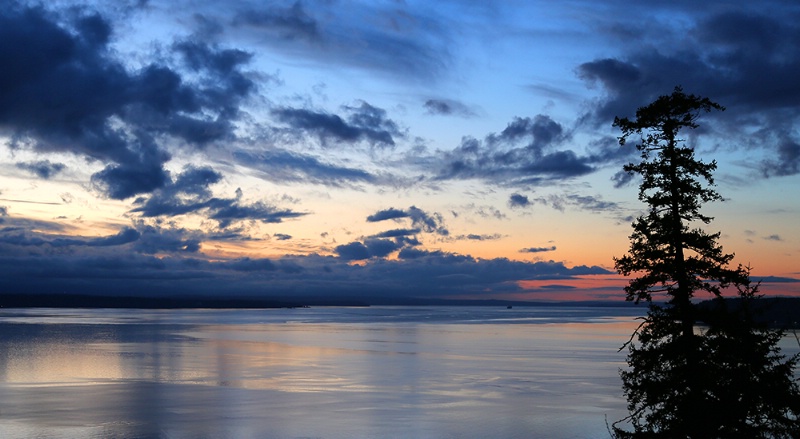 Puget Sound at Dusk - ID: 14838135 © Janine Russell