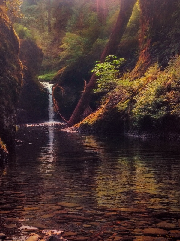 Punch Bowl Falls