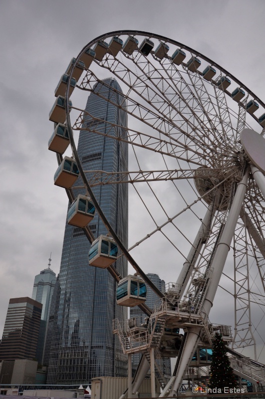 Look to the Sky in Hong Kong - ID: 14854710 © Linda Estes