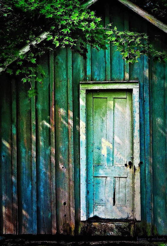 Morning Light hits the Shed - ID: 14863621 © Karen E. Michaels