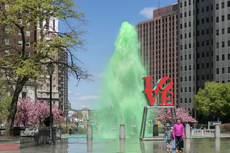 "Love Park" -- LAST LOOK!