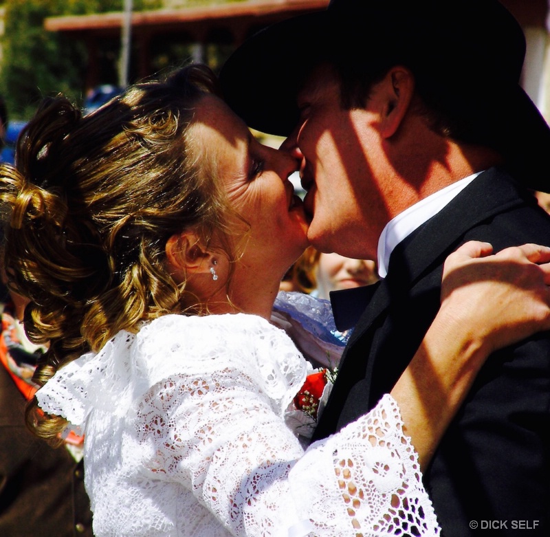 THE WEDDING KISS