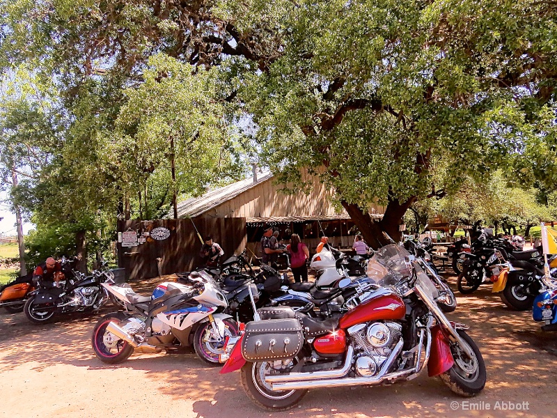All riders come to Luckenbach