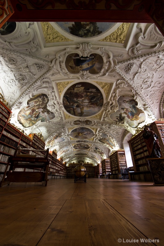 Prague Library 1 - ID: 14897139 © Louise Wolbers