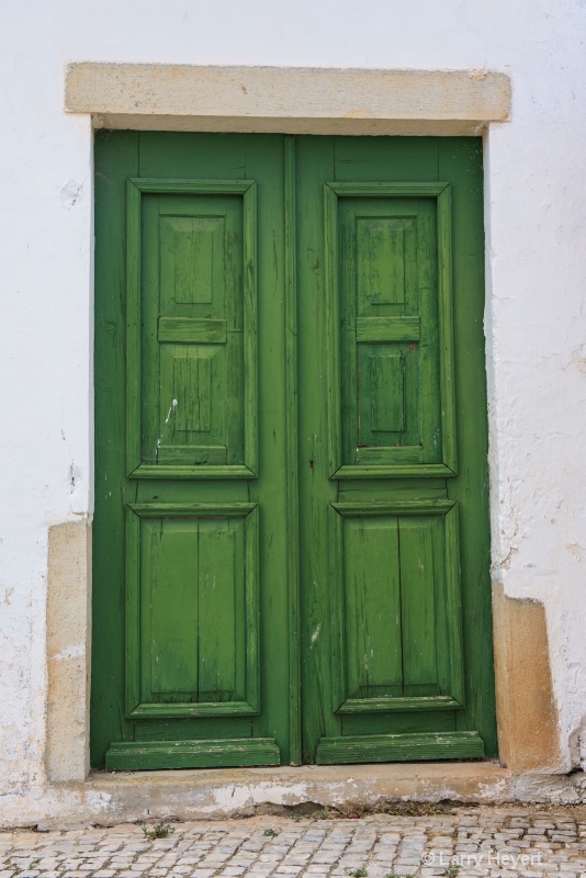 Beautiful Old Door in Portugal - ID: 14927472 © Larry Heyert