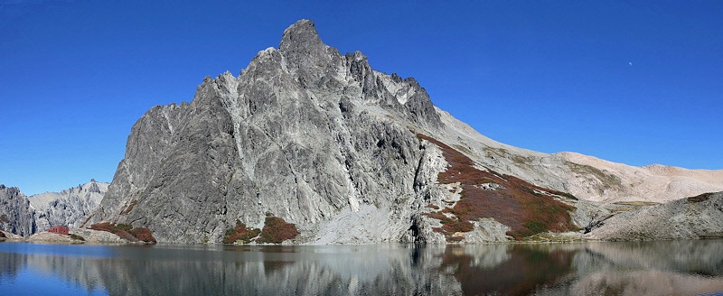 Clear morning at “Laguna Negra”