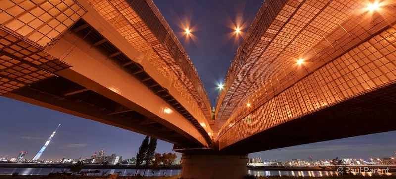 Right Under The Bridge - ID: 14966253 © paul parent